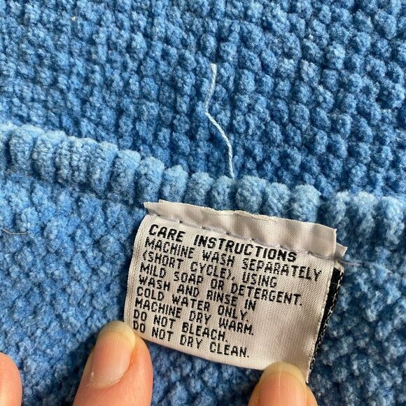 Holiday Kitchen/Bath rug blue w/ snow flakes and plaid boarder - Picture 6 of 6